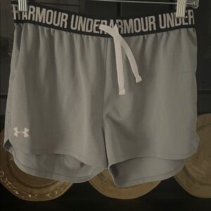 Under Armour Youth XL Athletic Heatgear Gray Shorts
